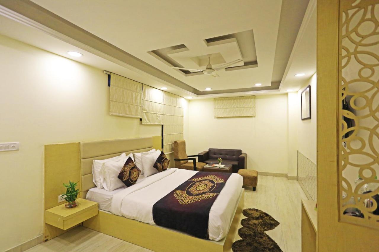 Hotel D'Capitol - Delhi Airport Нью-Дели Экстерьер фото